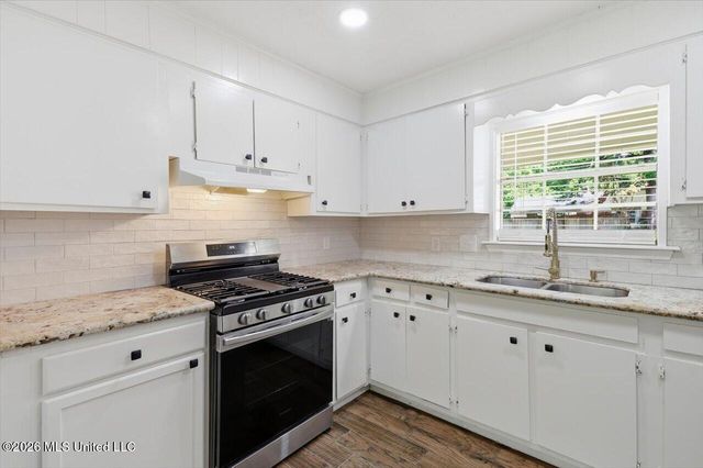 317 E School Street, Ridgeland, MS 39157