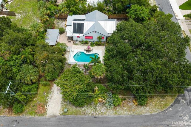 705 SE Stypmann Boulevard, Stuart, FL 34994