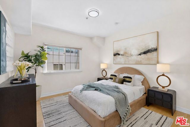 9848 Vidor Drive 402, Los Angeles, CA 90035