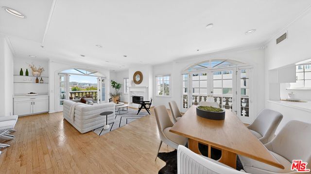 9848 Vidor Drive 402, Los Angeles, CA 90035