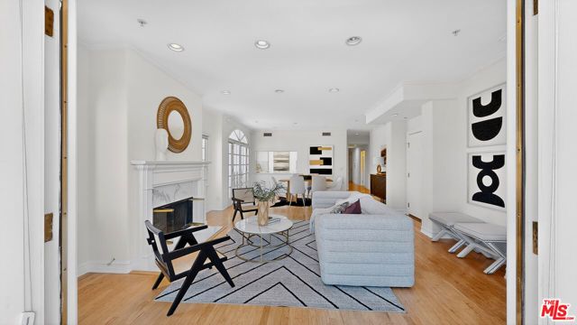 9848 Vidor Drive 402, Los Angeles, CA 90035