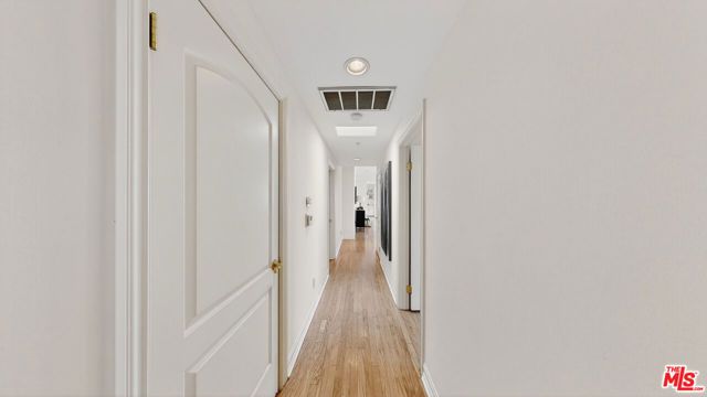 9848 Vidor Drive 402, Los Angeles, CA 90035