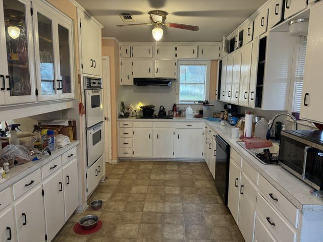 205 W Dickson Street, Milford, TX 76670