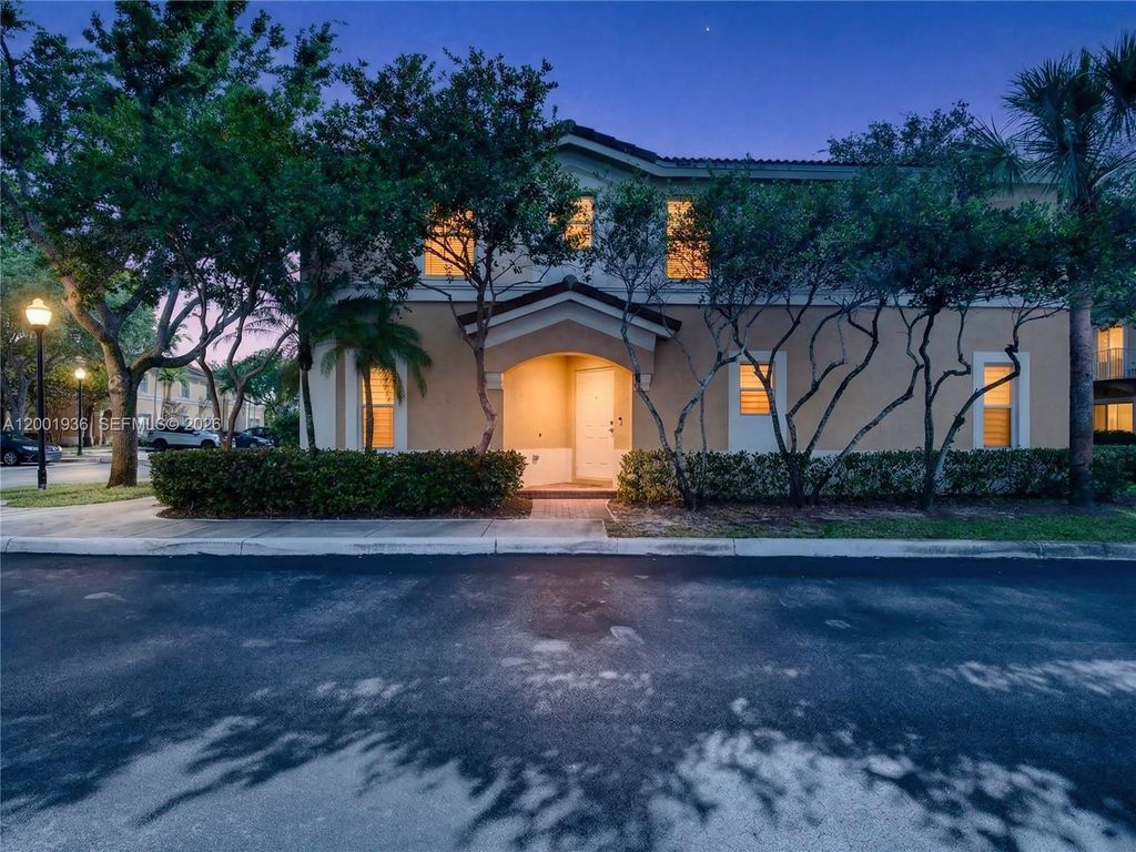 3004 SW 129th Way 150, Miramar, FL 33027