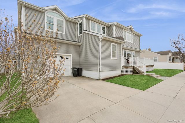 84 Barnes Street, Long Beach, NY 11561