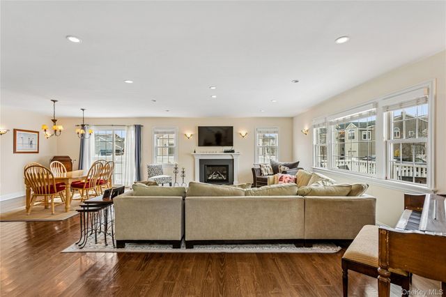 84 Barnes Street, Long Beach, NY 11561