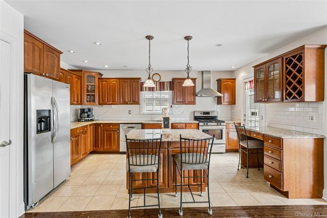 84 Barnes Street, Long Beach, NY 11561