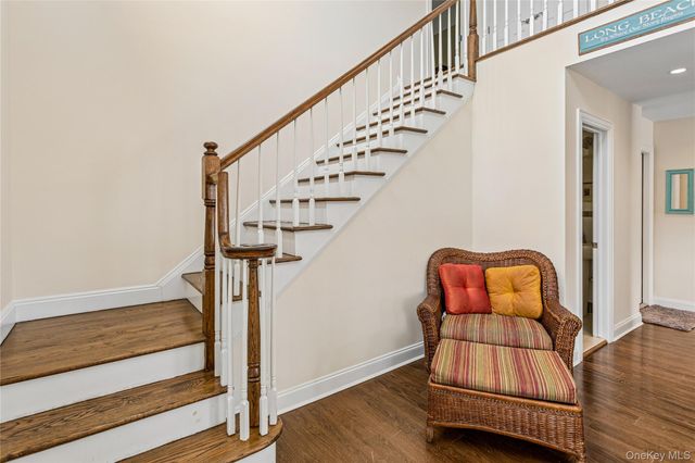 84 Barnes Street, Long Beach, NY 11561