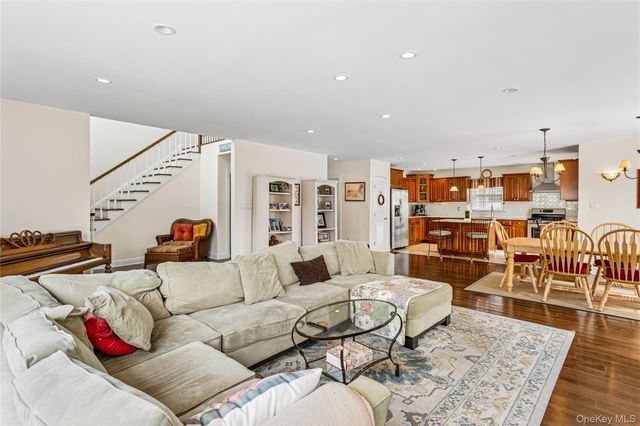 84 Barnes Street, Long Beach, NY 11561