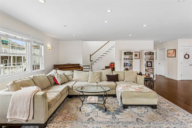 84 Barnes Street, Long Beach, NY 11561