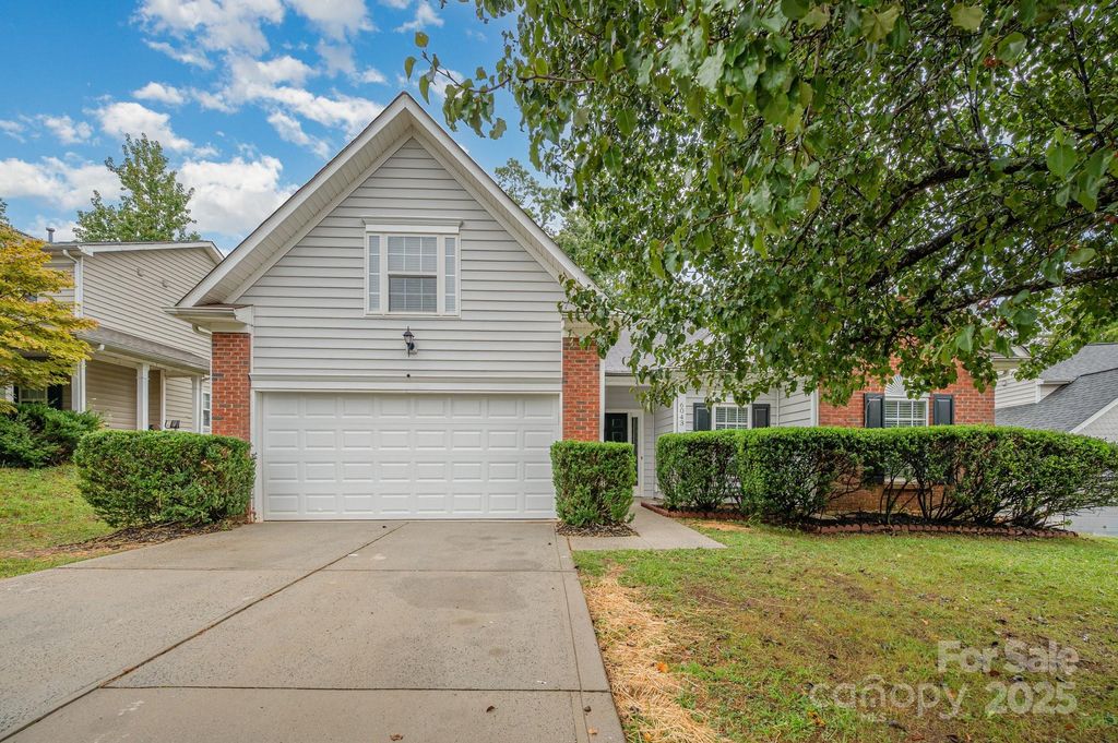6043 Shining Oak Lane, Charlotte, NC 28269