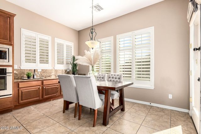 341 W HACKBERRY Drive, Chandler, AZ 85248