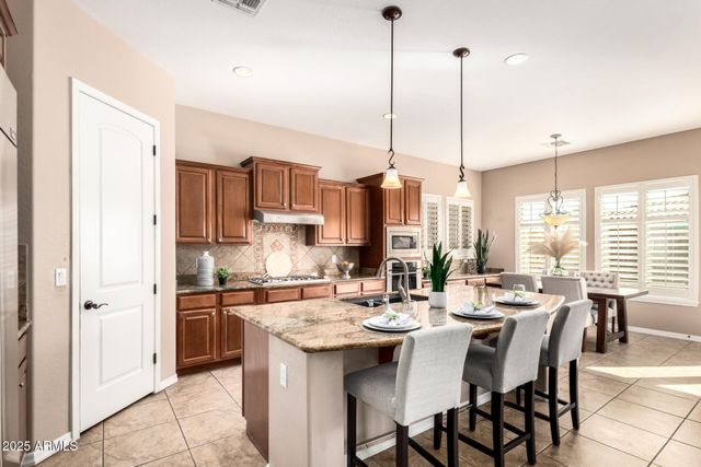 341 W HACKBERRY Drive, Chandler, AZ 85248