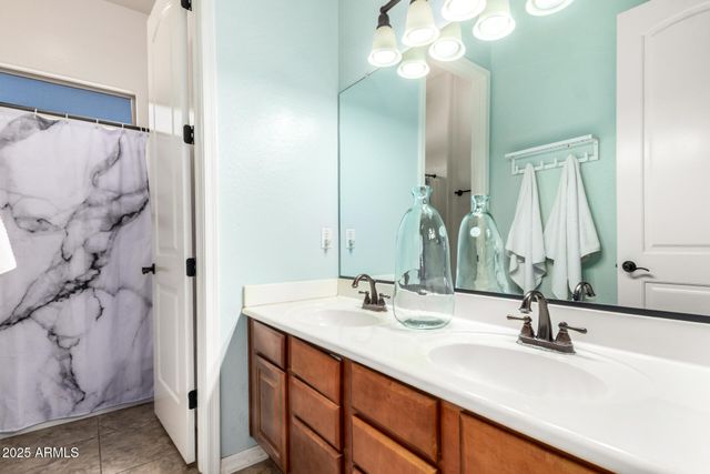 341 W HACKBERRY Drive, Chandler, AZ 85248