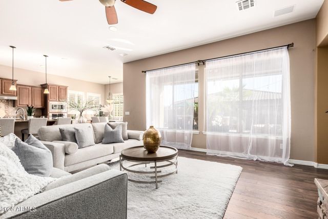 341 W HACKBERRY Drive, Chandler, AZ 85248