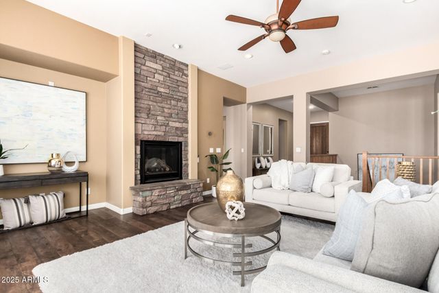 341 W HACKBERRY Drive, Chandler, AZ 85248