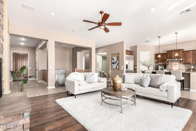 341 W HACKBERRY Drive, Chandler, AZ 85248