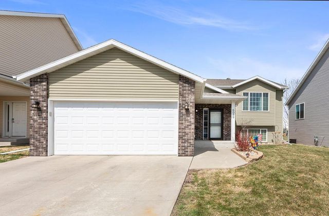 6089 55th Avenue S, Fargo, ND 58104