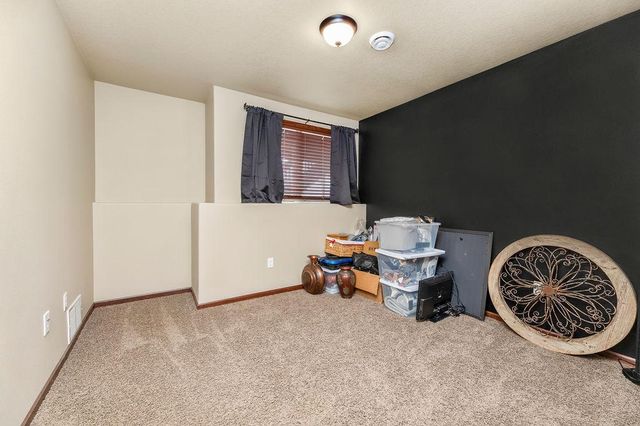 6089 55th Avenue S, Fargo, ND 58104