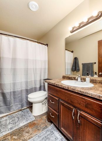 6089 55th Avenue S, Fargo, ND 58104