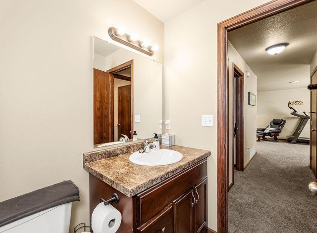 6089 55th Avenue S, Fargo, ND 58104