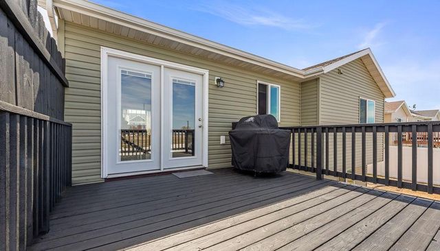 6089 55th Avenue S, Fargo, ND 58104