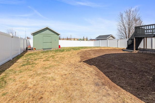 6089 55th Avenue S, Fargo, ND 58104