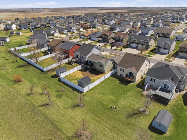6089 55th Avenue S, Fargo, ND 58104