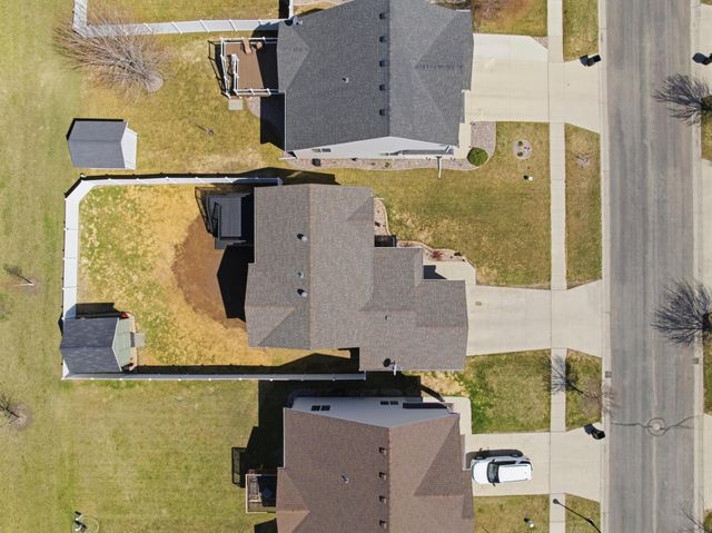 6089 55th Avenue S, Fargo, ND 58104