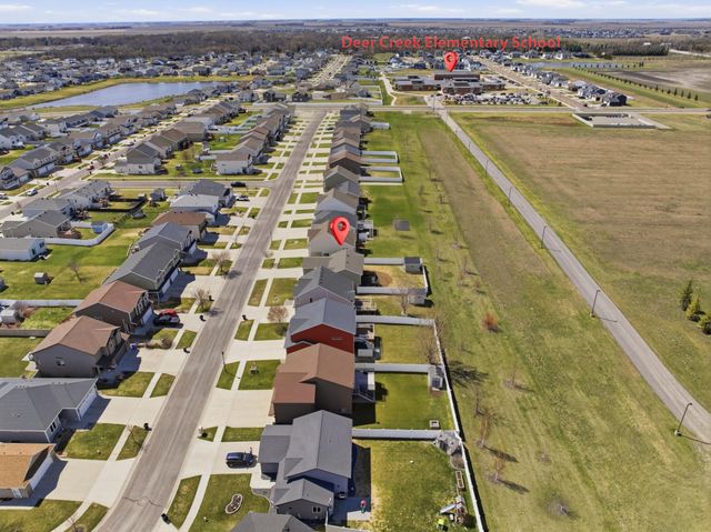 6089 55th Avenue S, Fargo, ND 58104