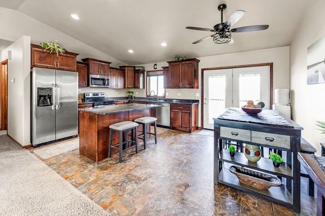 6089 55th Avenue S, Fargo, ND 58104