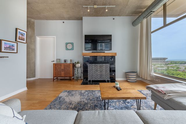 125 E 13TH Street 1113, Chicago, IL 60605