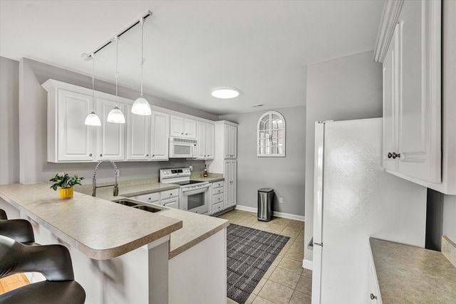 200 Bay Shore Dr Unit 115, Moneta, VA 24121