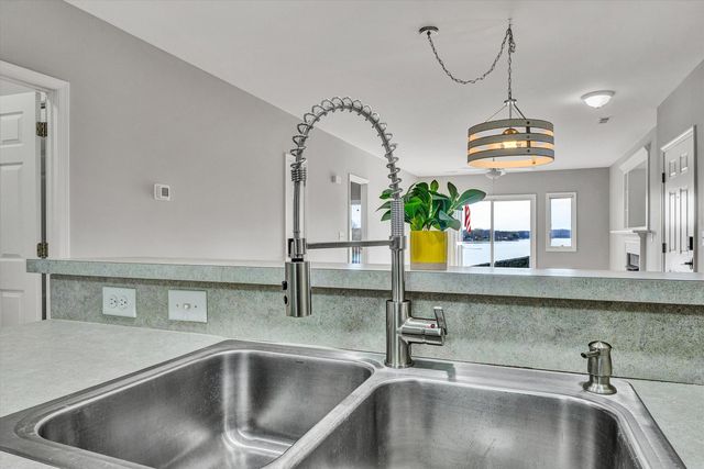 200 Bay Shore Dr Unit 115, Moneta, VA 24121