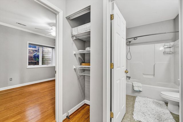 200 Bay Shore Dr Unit 115, Moneta, VA 24121