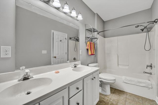 200 Bay Shore Dr Unit 115, Moneta, VA 24121