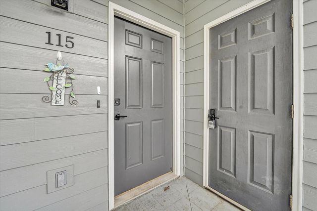 200 Bay Shore Dr Unit 115, Moneta, VA 24121