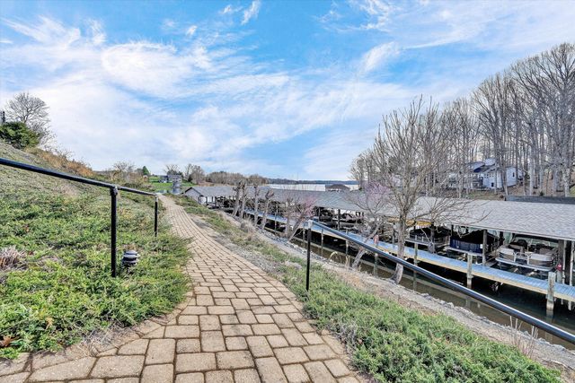 200 Bay Shore Dr Unit 115, Moneta, VA 24121