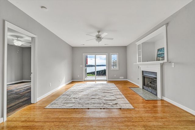 200 Bay Shore Dr Unit 115, Moneta, VA 24121