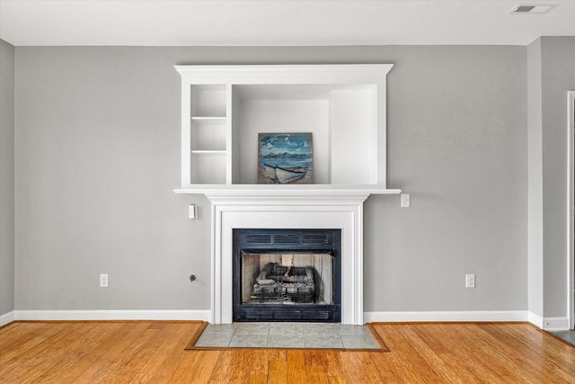 200 Bay Shore Dr Unit 115, Moneta, VA 24121