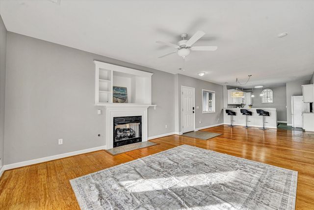 200 Bay Shore Dr Unit 115, Moneta, VA 24121