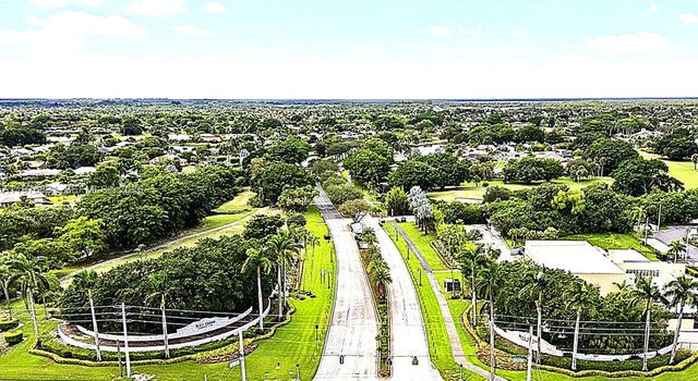 10310 Camelback Ln, Boca Raton, FL 33498