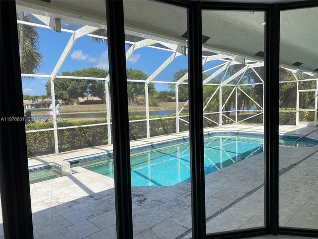 10310 Camelback Ln, Boca Raton, FL 33498