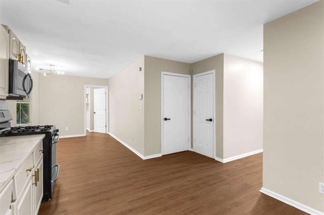 3897 Creek Shoals Ln, Ellenwood, GA 30294