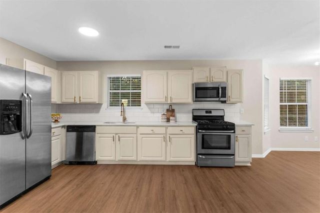 3897 Creek Shoals Ln, Ellenwood, GA 30294