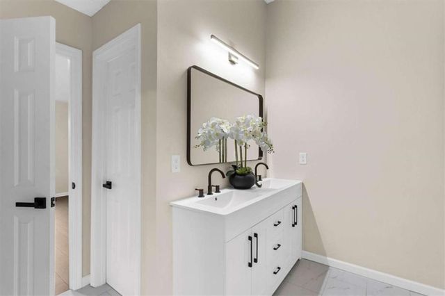 3897 Creek Shoals Ln, Ellenwood, GA 30294