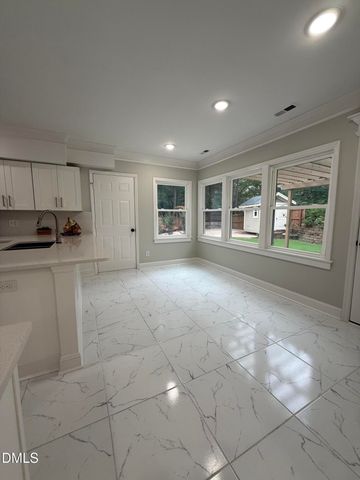 9 Wavecrest Court, Durham, NC 27713