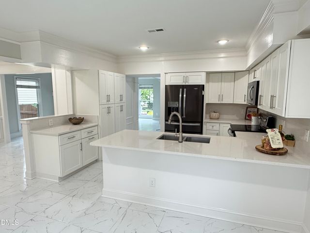 9 Wavecrest Court, Durham, NC 27713