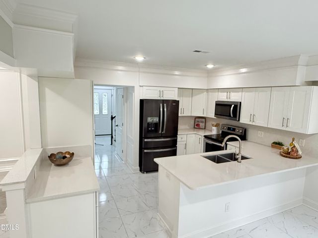 9 Wavecrest Court, Durham, NC 27713