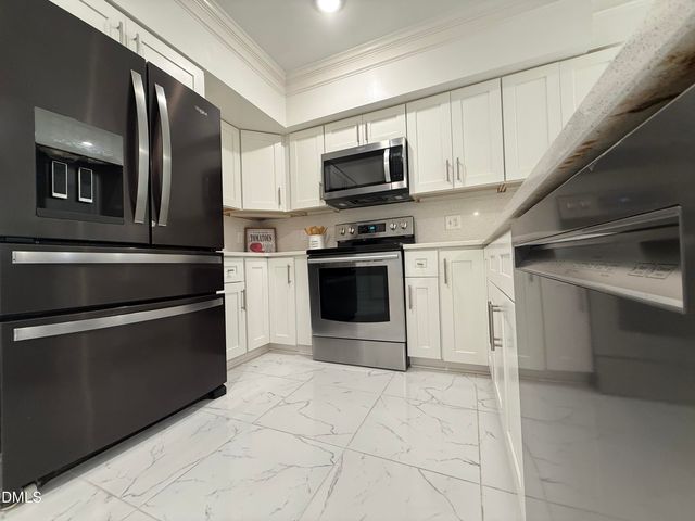 9 Wavecrest Court, Durham, NC 27713